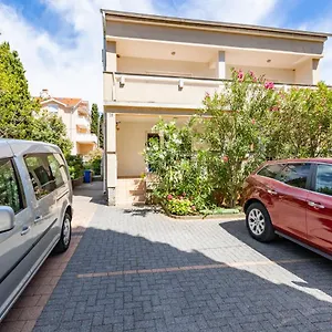 Apartman Ksenija, Punat